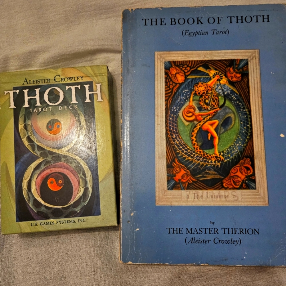 Large size Thoth tarot deck, Aleister Crowley, includes The Book of Thoth